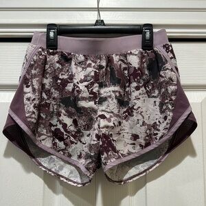 Under Armour 2.0 Purple Athletic Shorts with Moisture-Wicking Fabric/Camouflage.